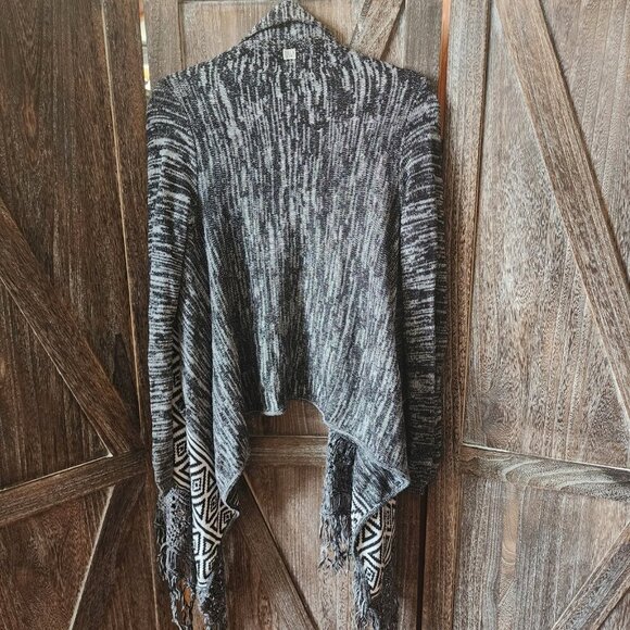 Billabong Open Front Cardigan Tribal Aztec Fringe Black/White Sweater Size S - Picture 10 of 12
